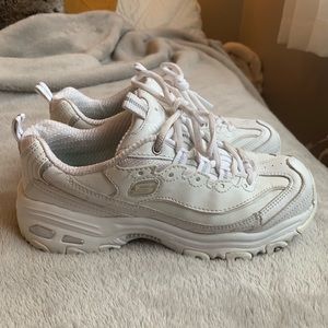 Sketchers D’Lites Memory Foam Tennis Shoes